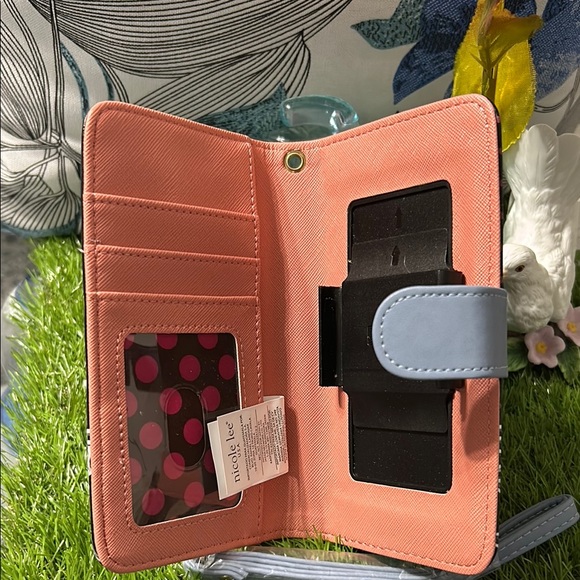 Nicole Lee Blue and Pink Phone Case Stylish Accessory - Picture 3 of 8